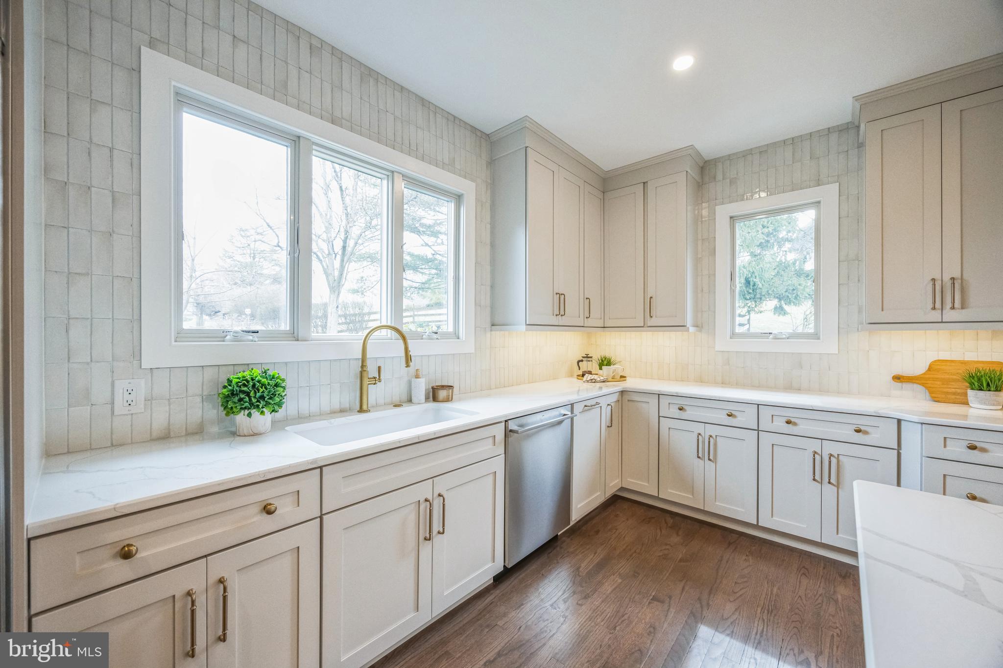 BLUE ROCK MEADOWS - Residential