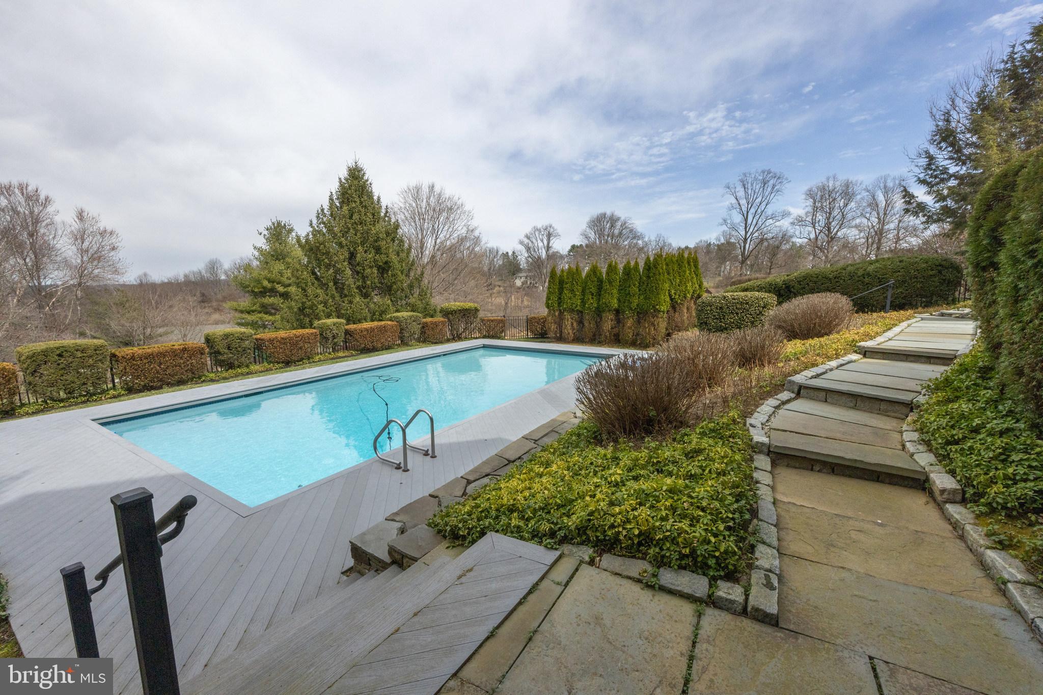 BLUE ROCK MEADOWS - Residential