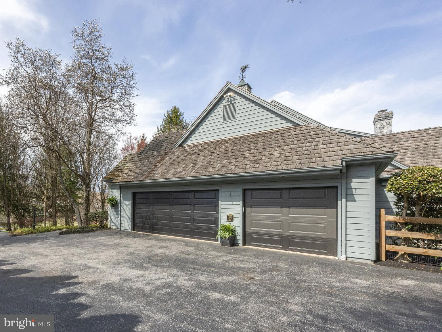 BLUE ROCK MEADOWS - Residential