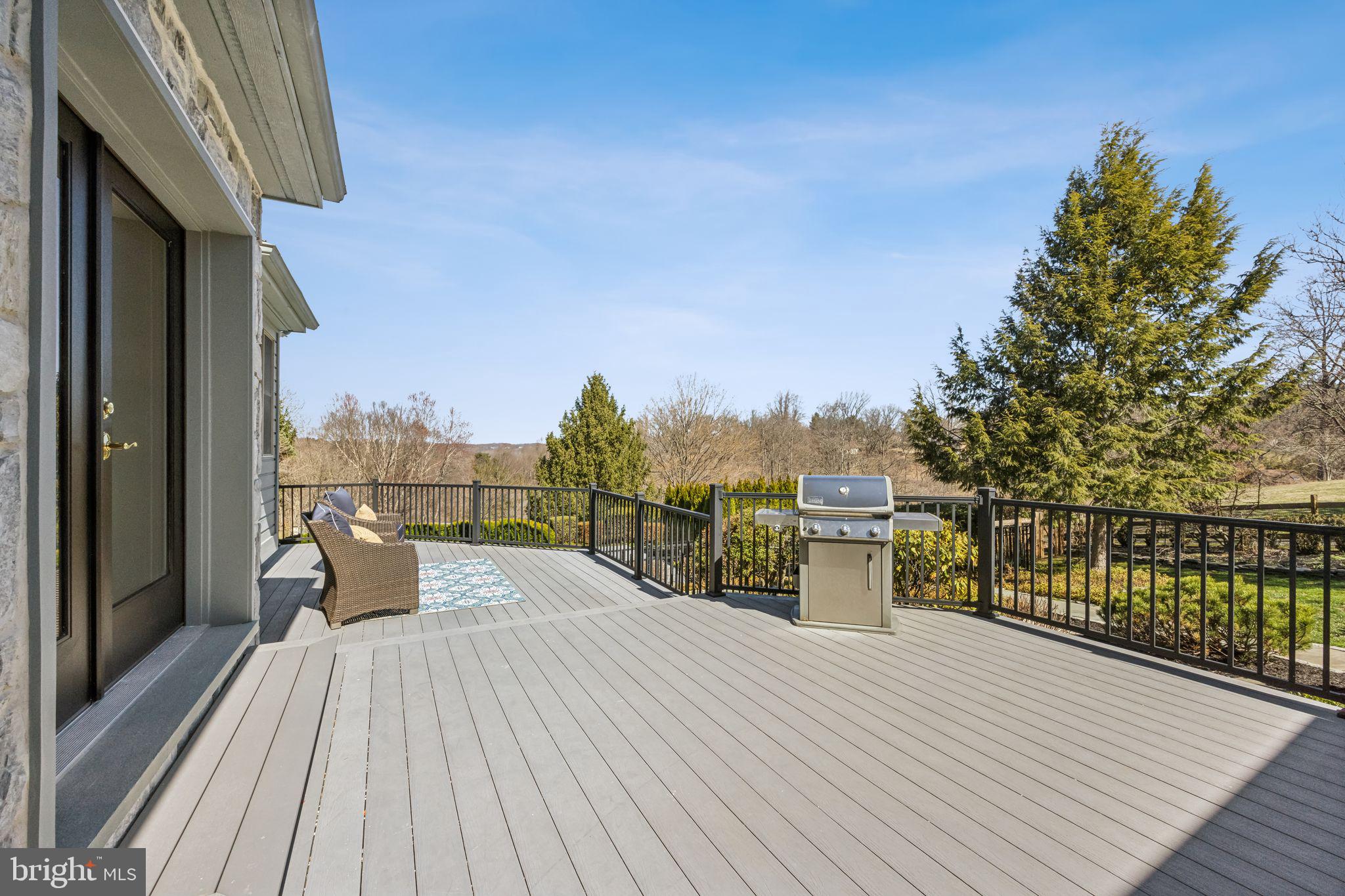 BLUE ROCK MEADOWS - Residential