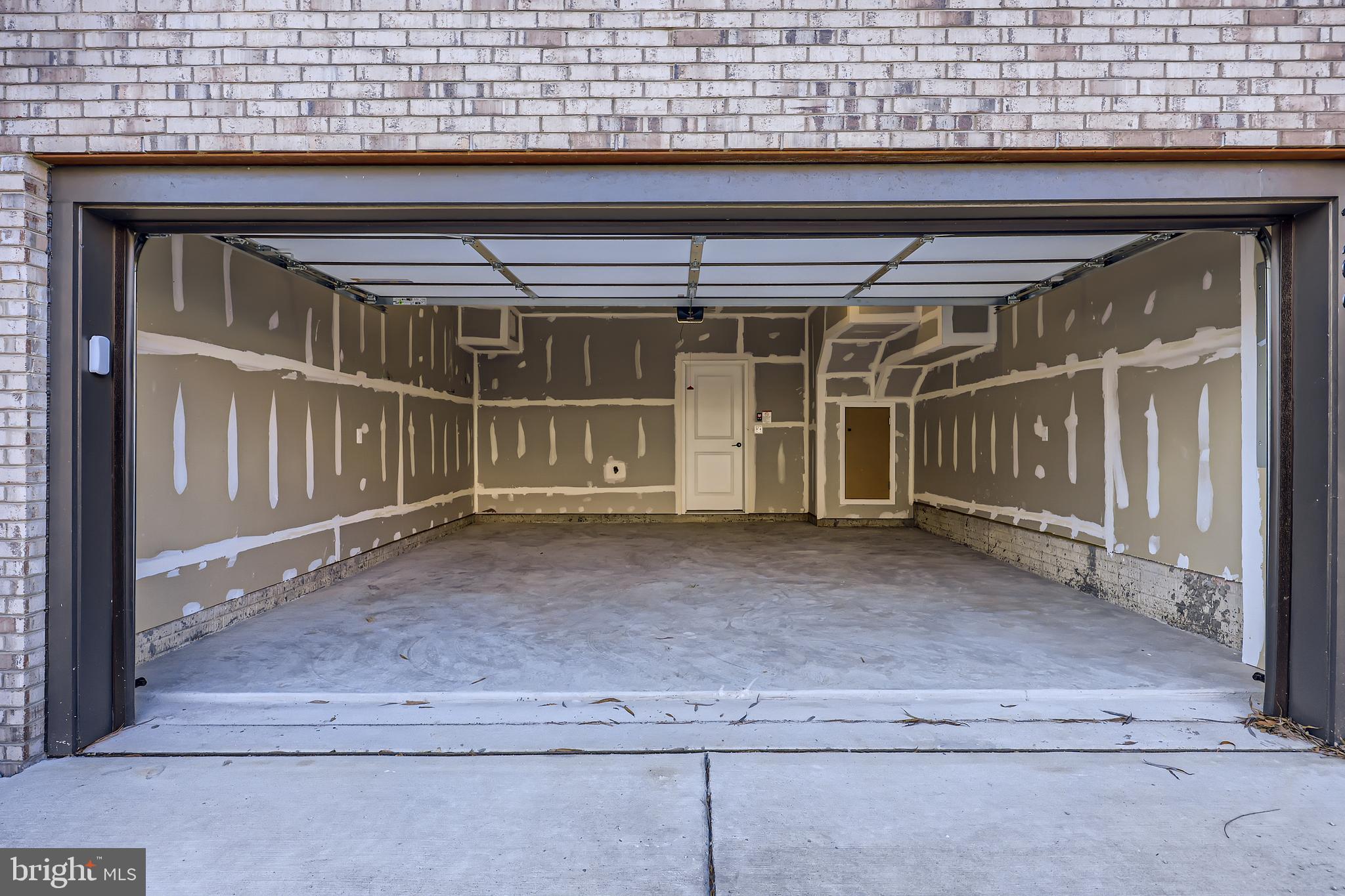 MEDFIELD - Residential