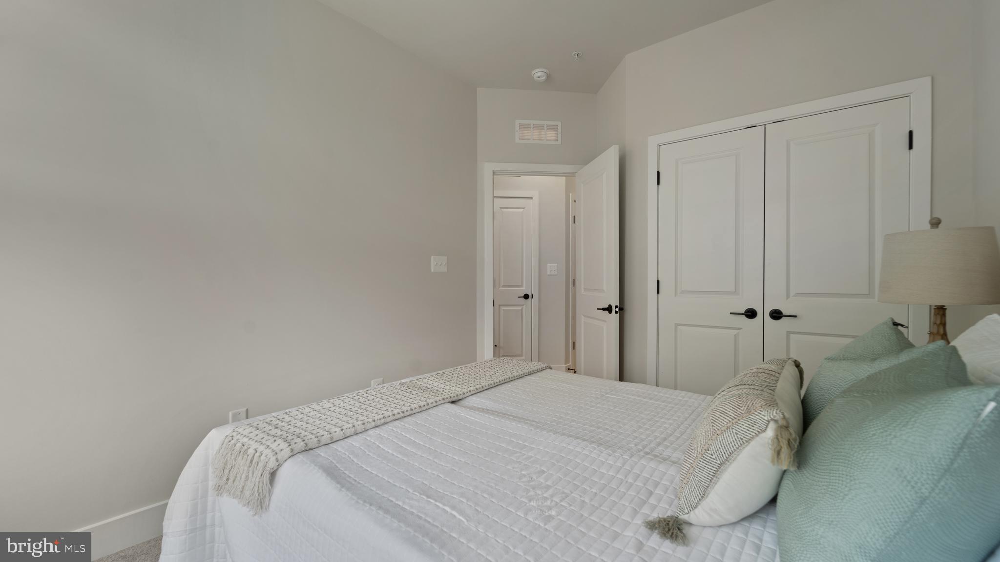 MEDFIELD - Residential