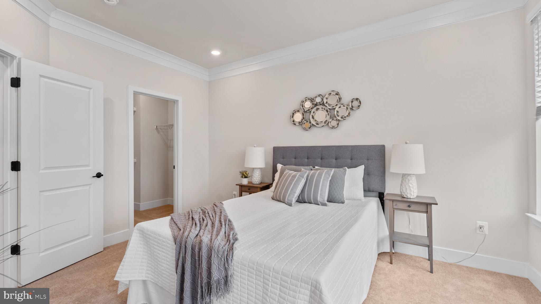 MEDFIELD - Residential