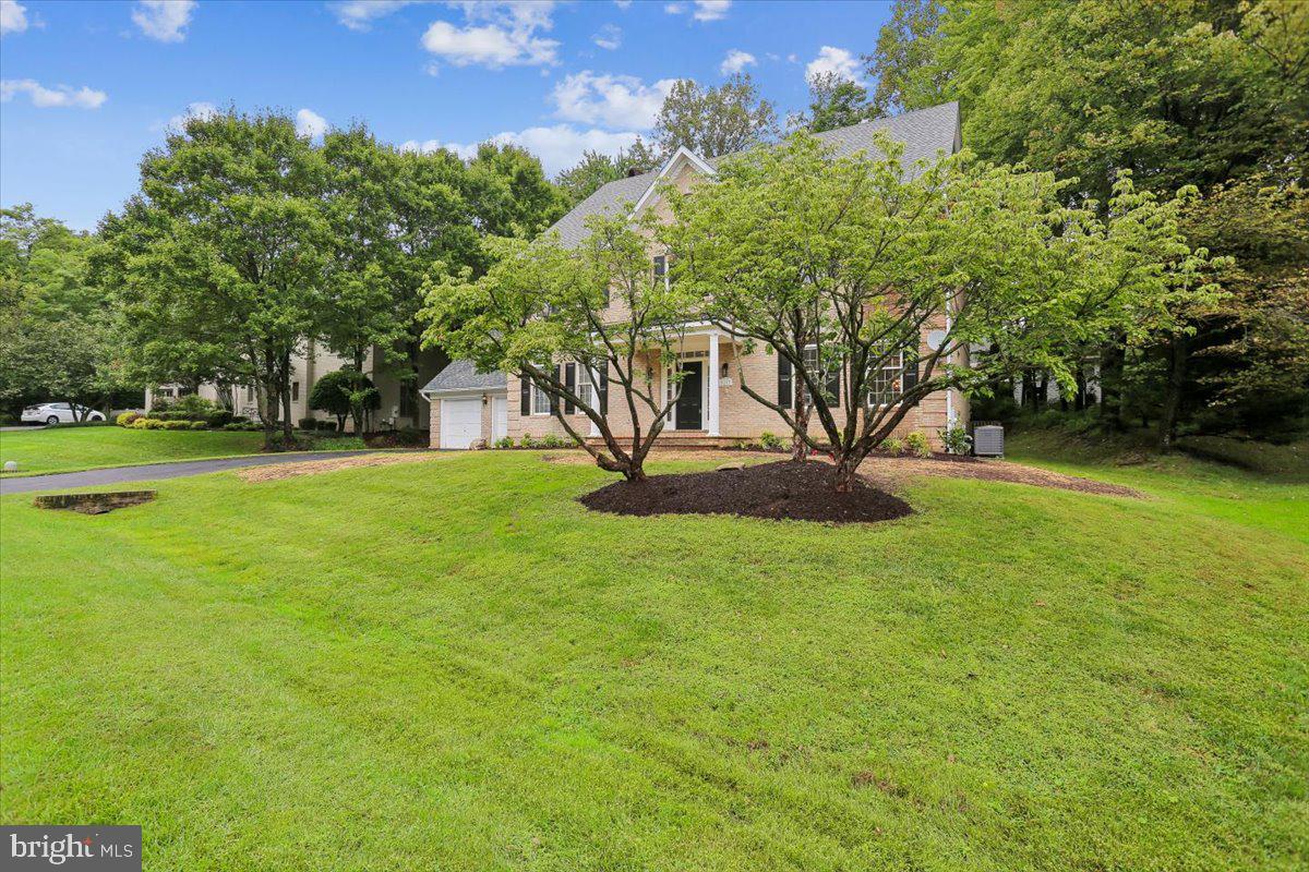 9217 FALL RIVER LANE