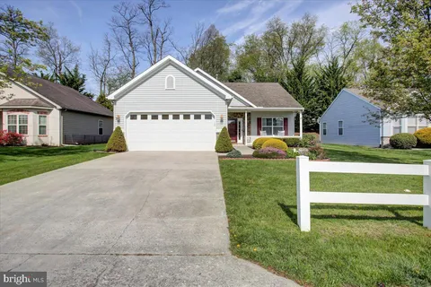 18 Lantern Lane, Shippensburg, PA MLS: PACB2041404