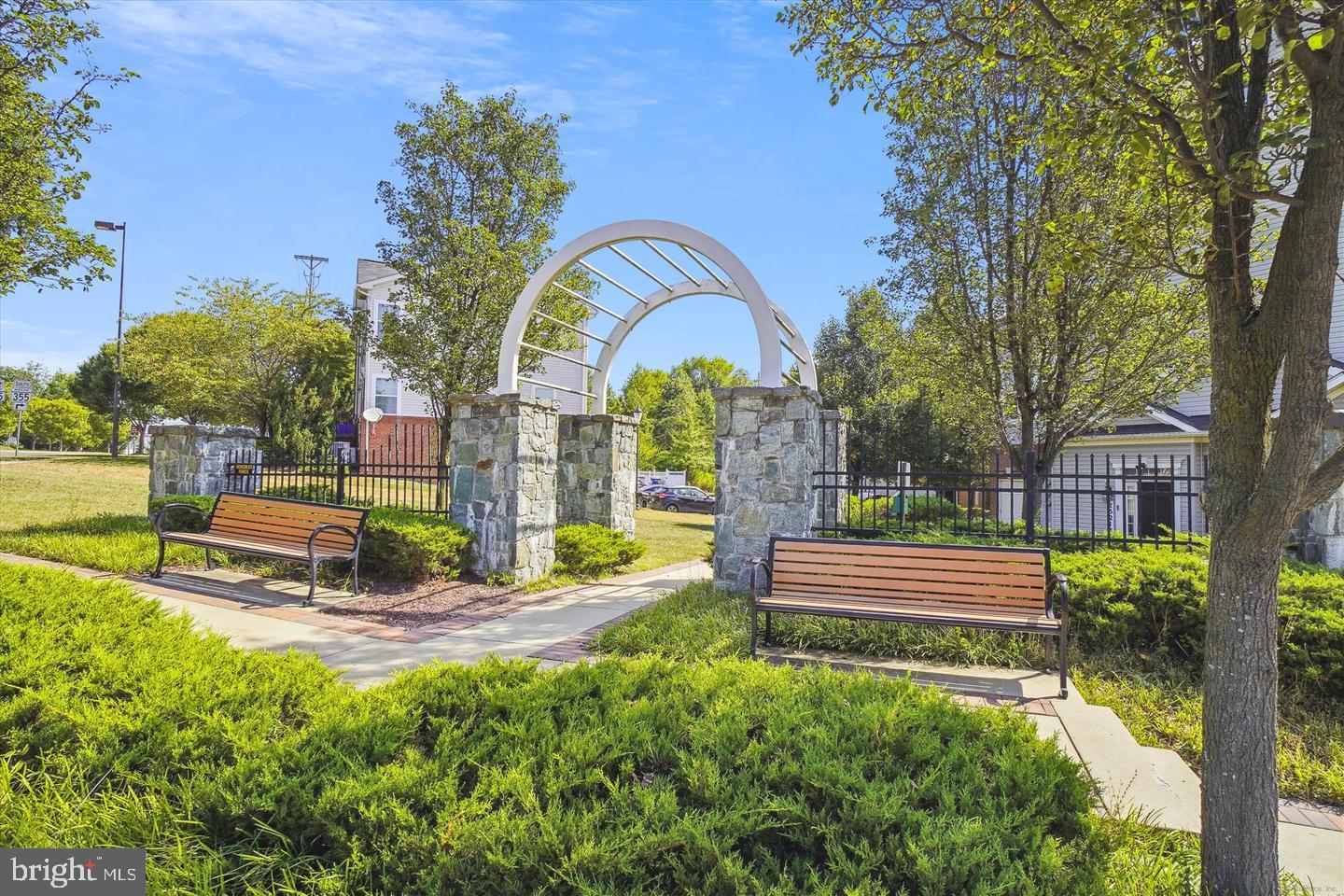 GATEWAY COMMONS - Residential Lease