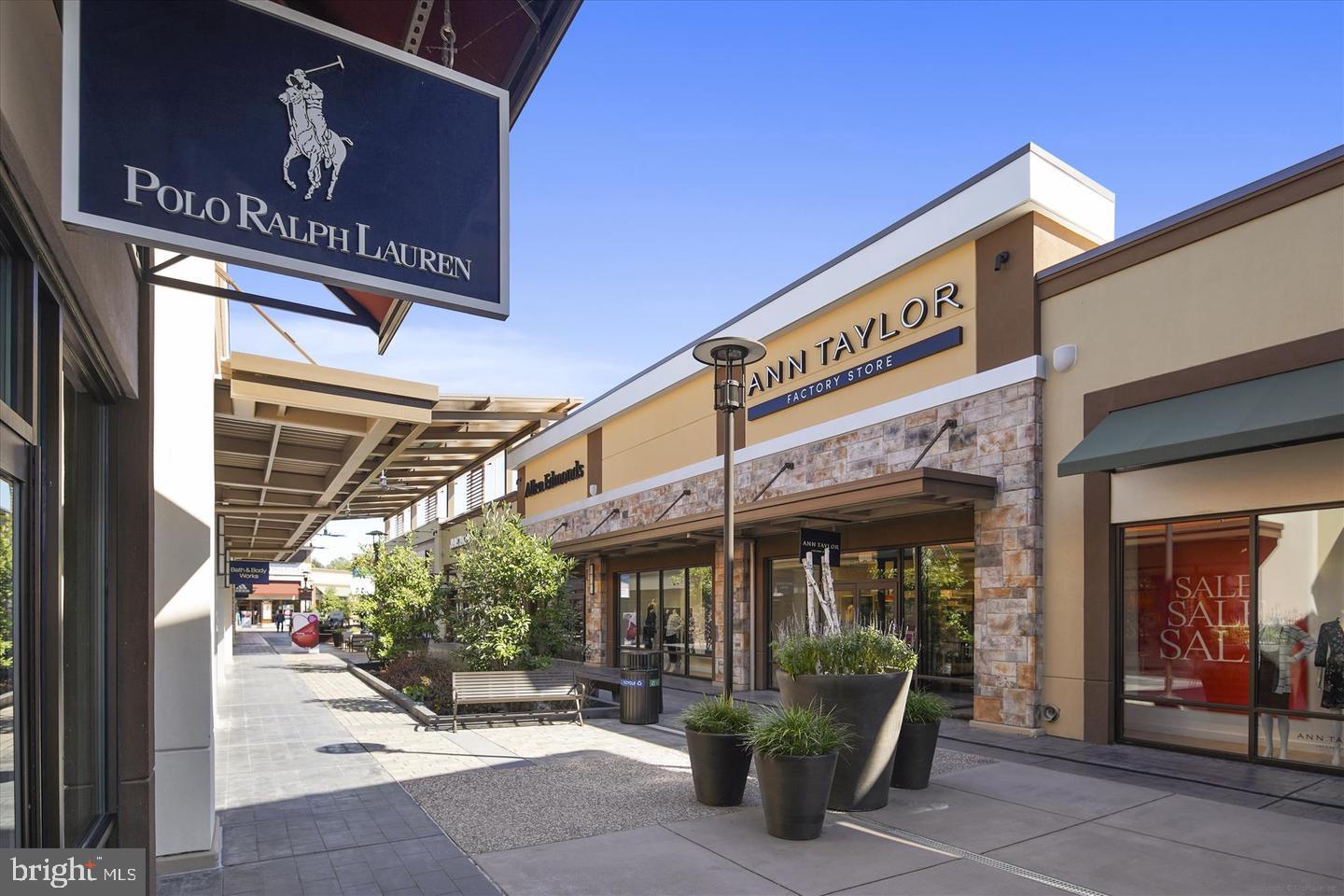 GATEWAY COMMONS - Residential Lease