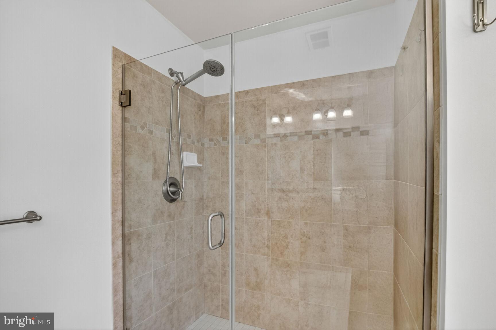 GATEWAY COMMONS - Residential Lease