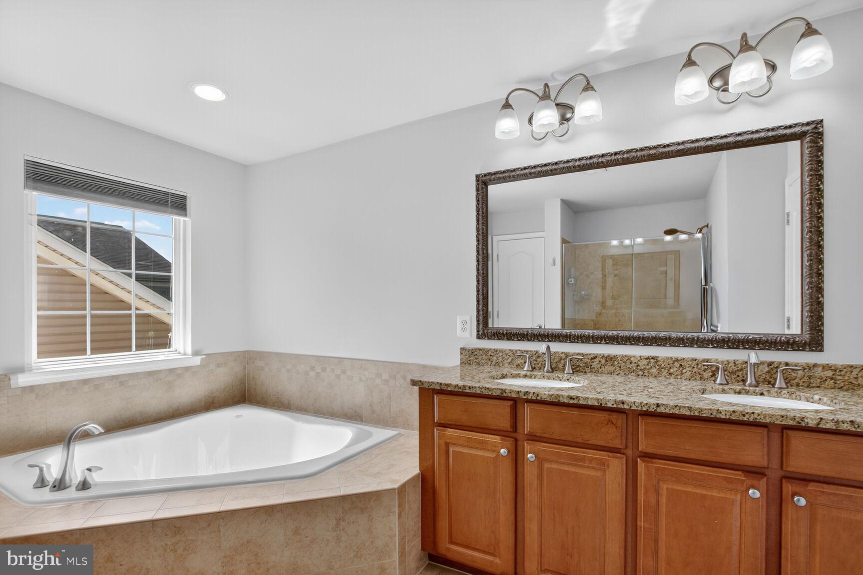 GATEWAY COMMONS - Residential Lease