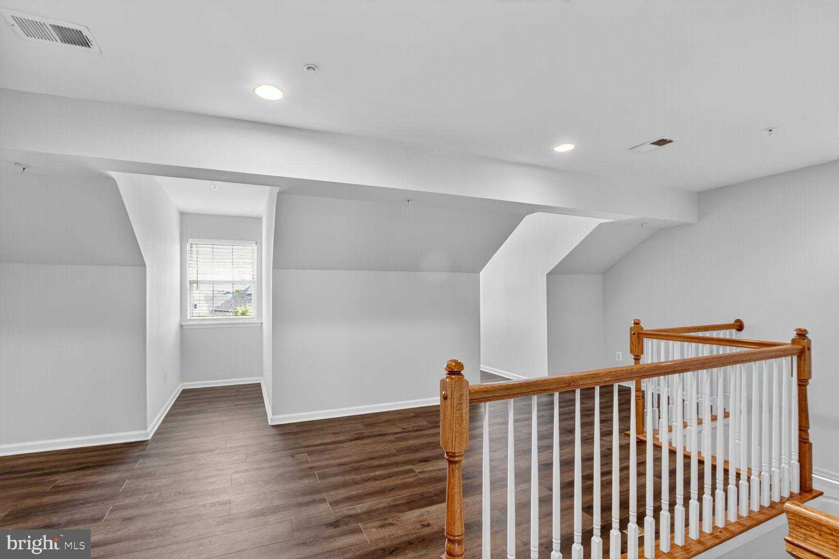 GATEWAY COMMONS - Residential Lease