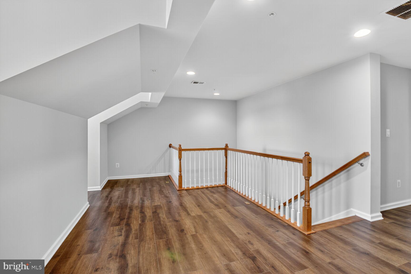 GATEWAY COMMONS - Residential Lease