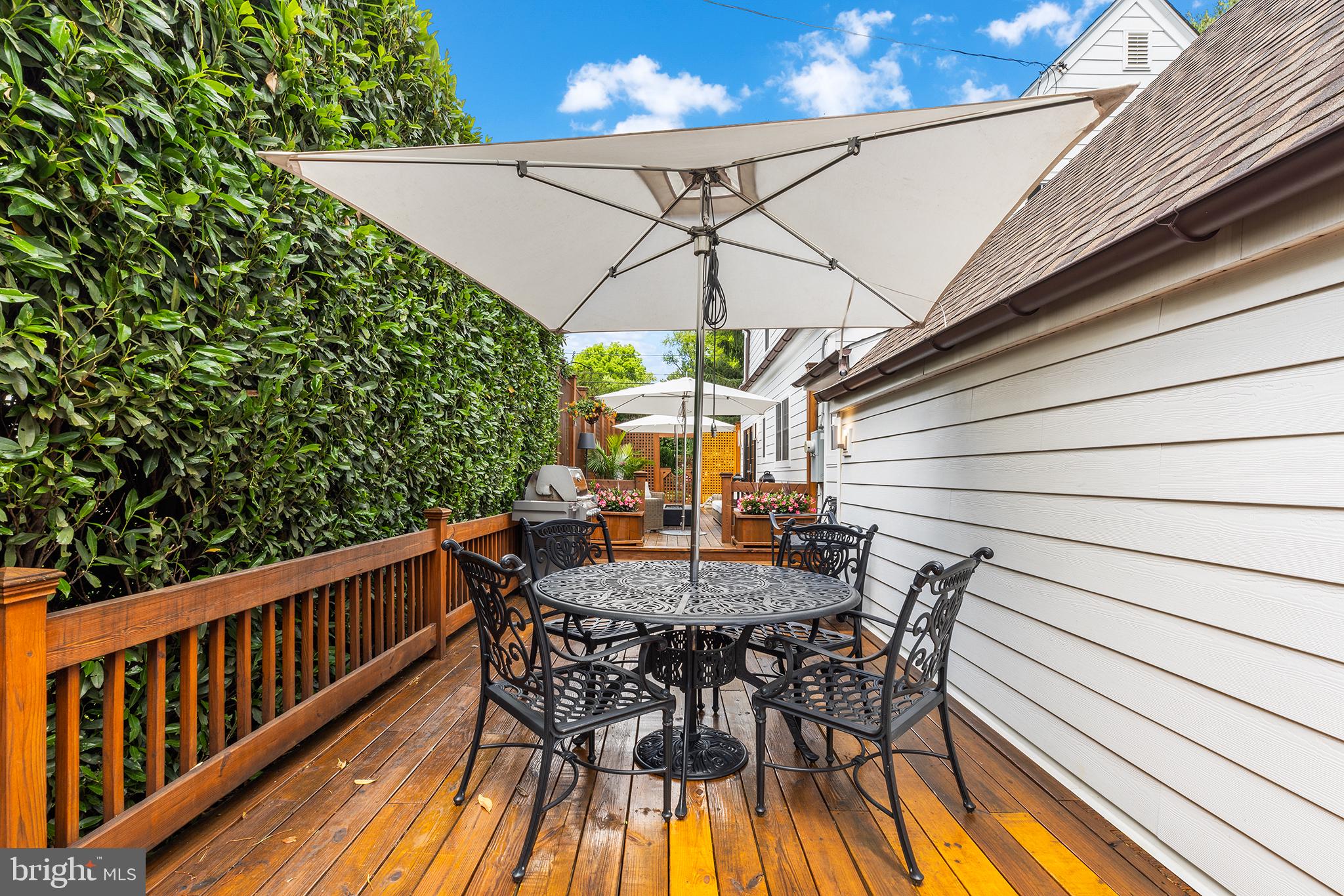 DUNN HILL - Residential