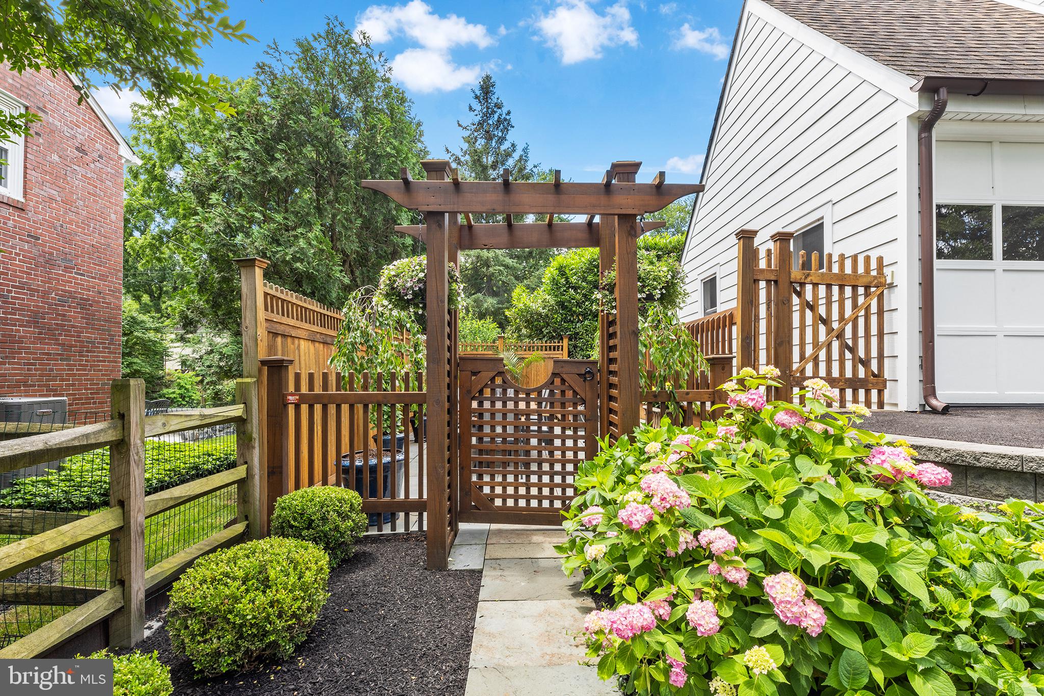 DUNN HILL - Residential