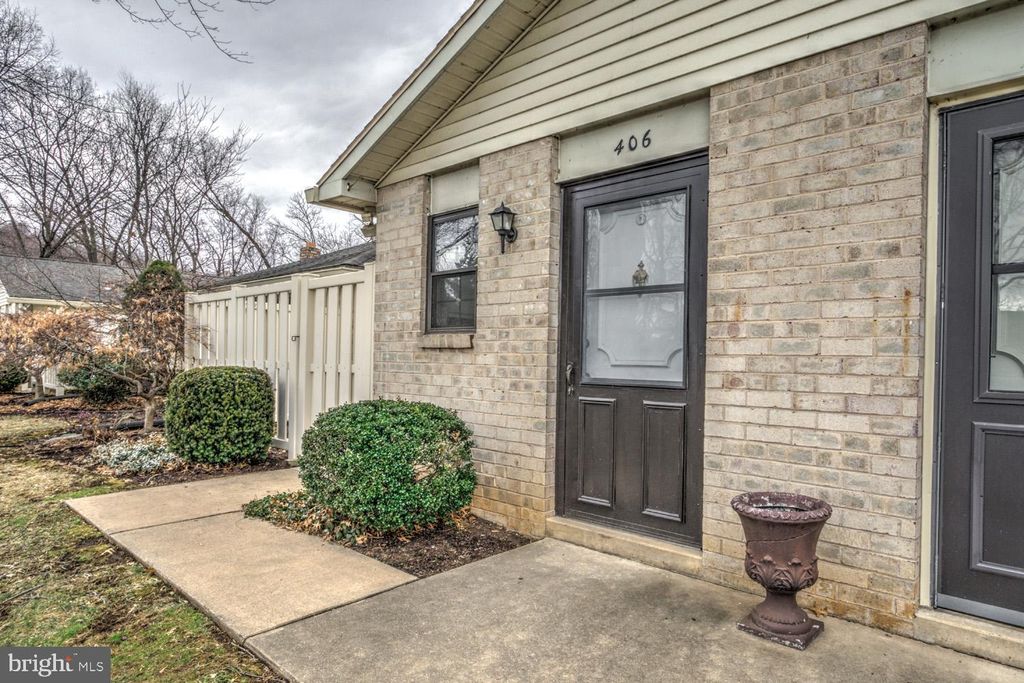 Photo of 406 Valleybrook Drive, LANCASTER, PA 17601 (MLS # PALA2063970)