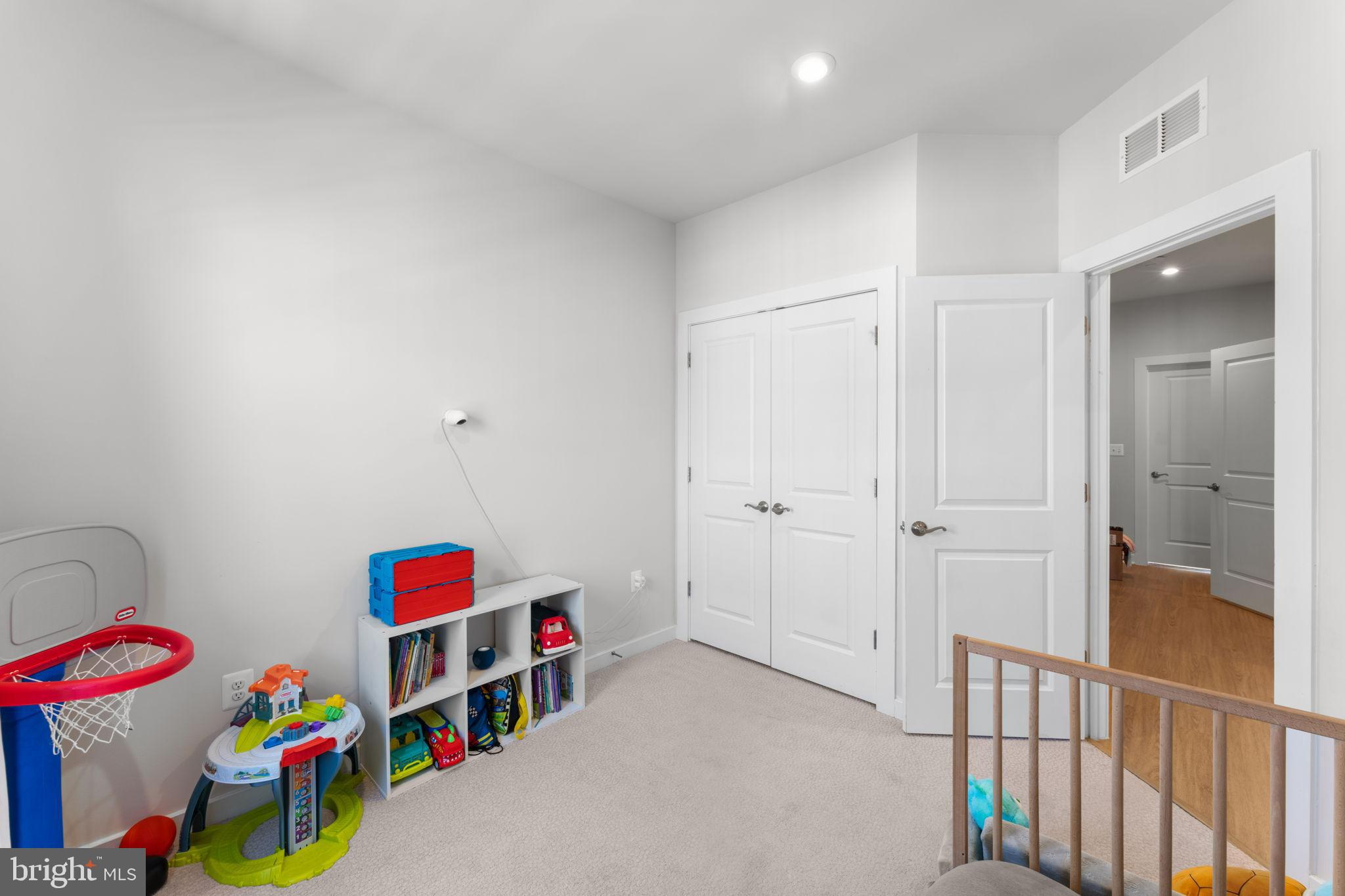 POTOMAC SHORES - Residential