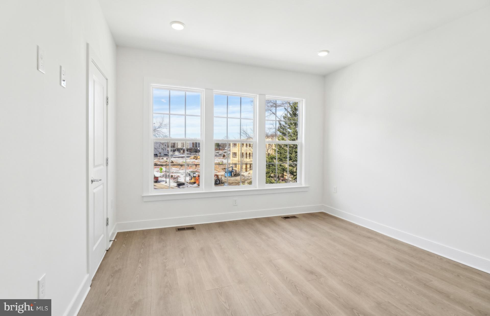 OVERLOOK AT FAIRFAX BOULEVARD - Residential