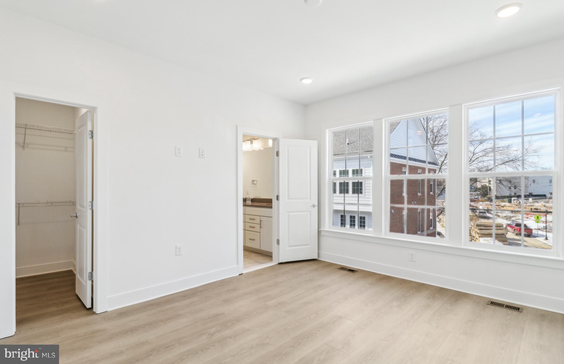 OVERLOOK AT FAIRFAX BOULEVARD - Residential