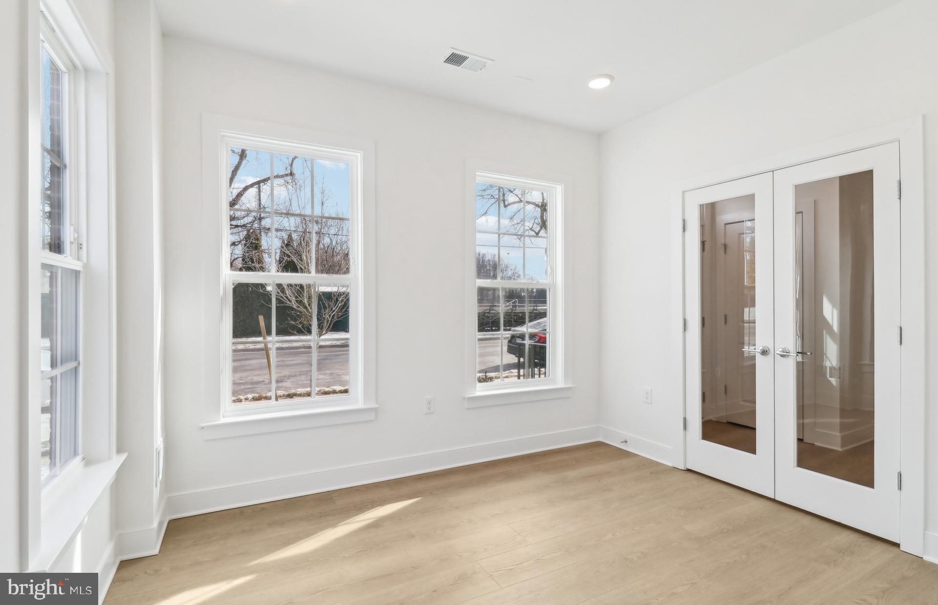 OVERLOOK AT FAIRFAX BOULEVARD - Residential