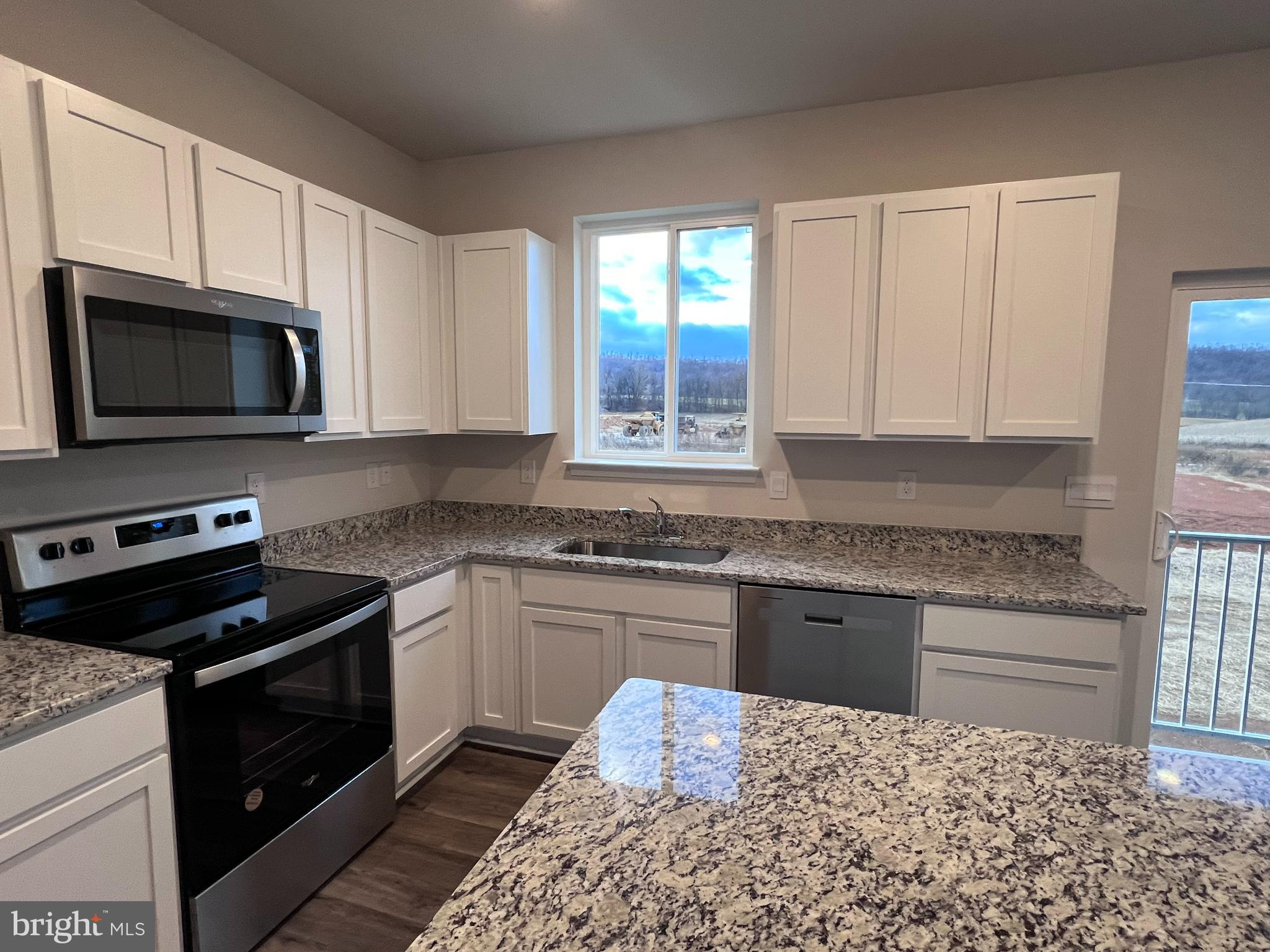 RED HILL - Residential