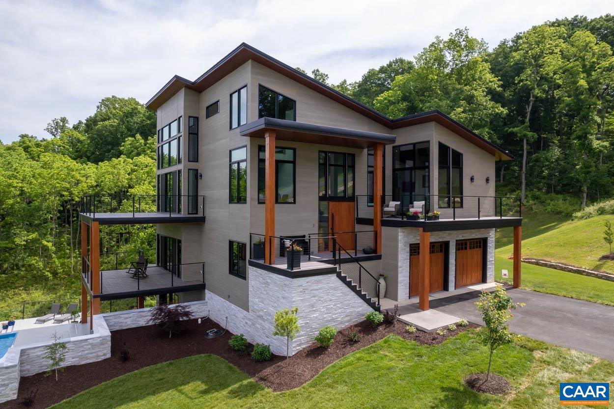 225 CHERRY RIDGE LN