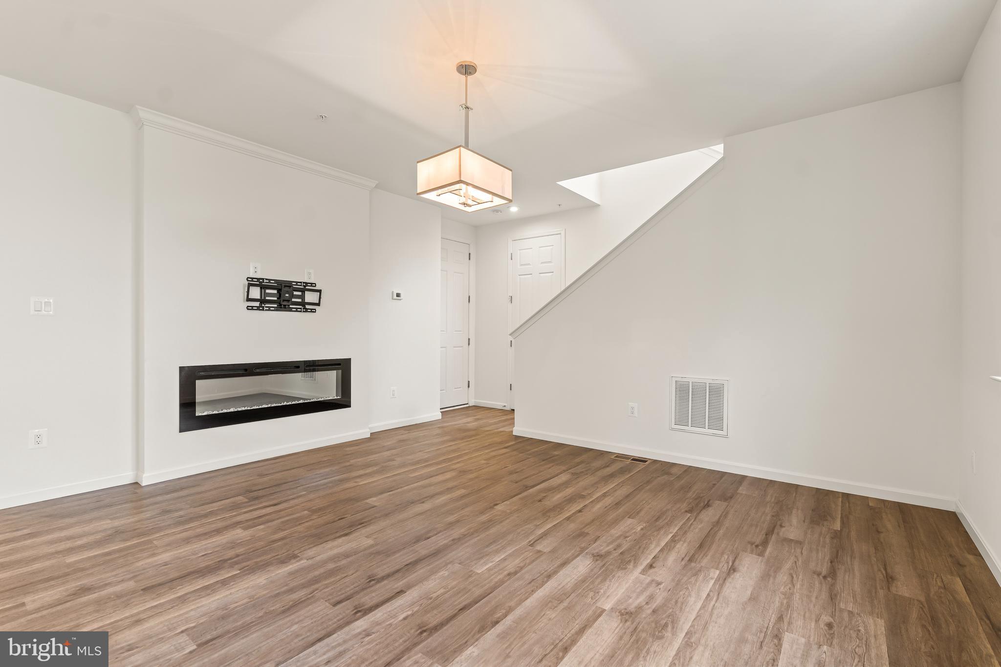 HAGERS CROSSING - Residential