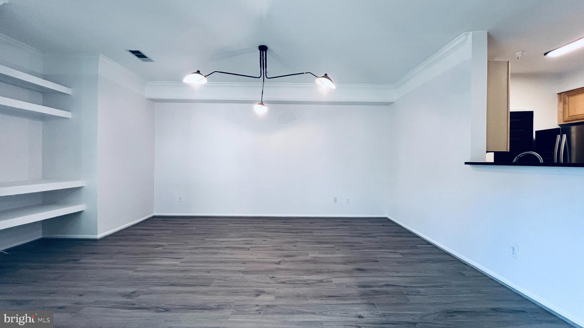 1600 SPRING GATE DRIVE 2206