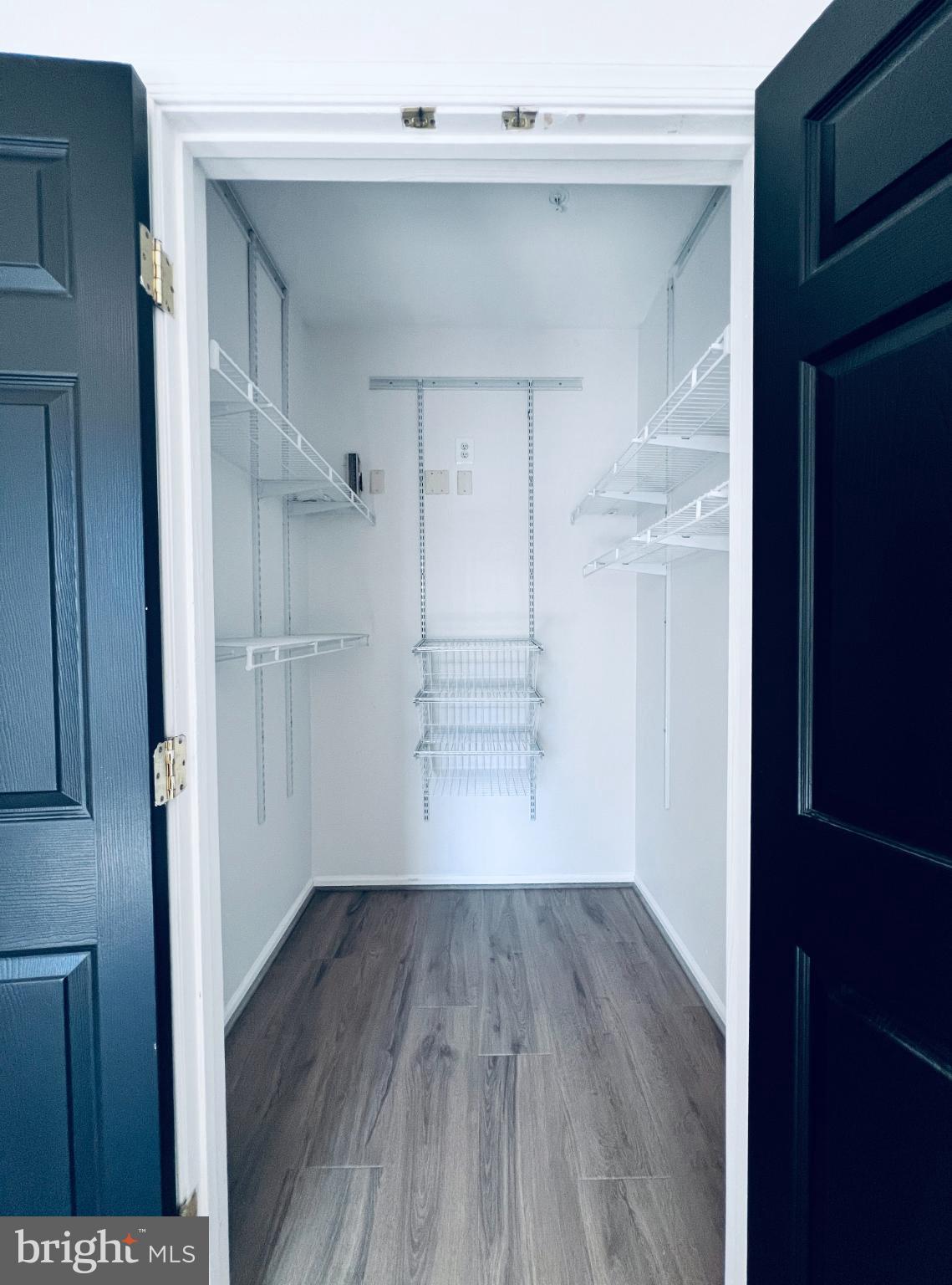 GATES OF MCLEAN - Residential