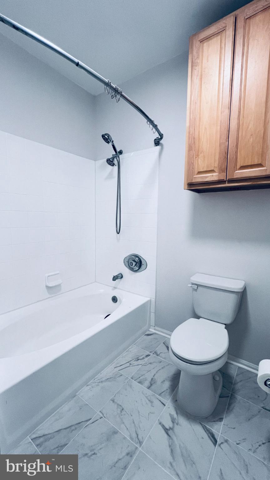 GATES OF MCLEAN - Residential