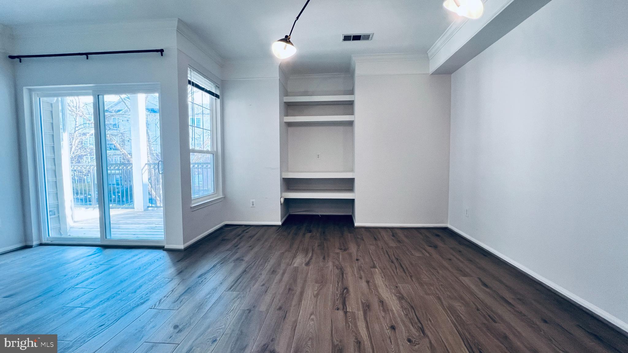 1600 SPRING GATE DRIVE 2206