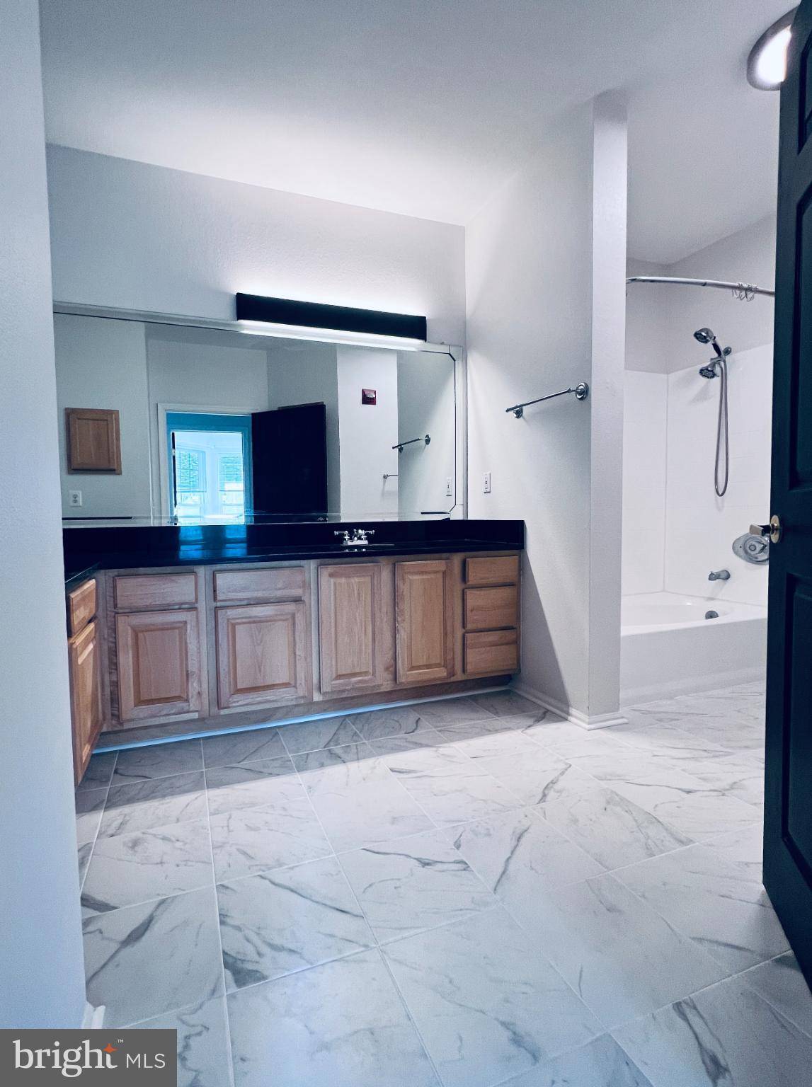 GATES OF MCLEAN - Residential