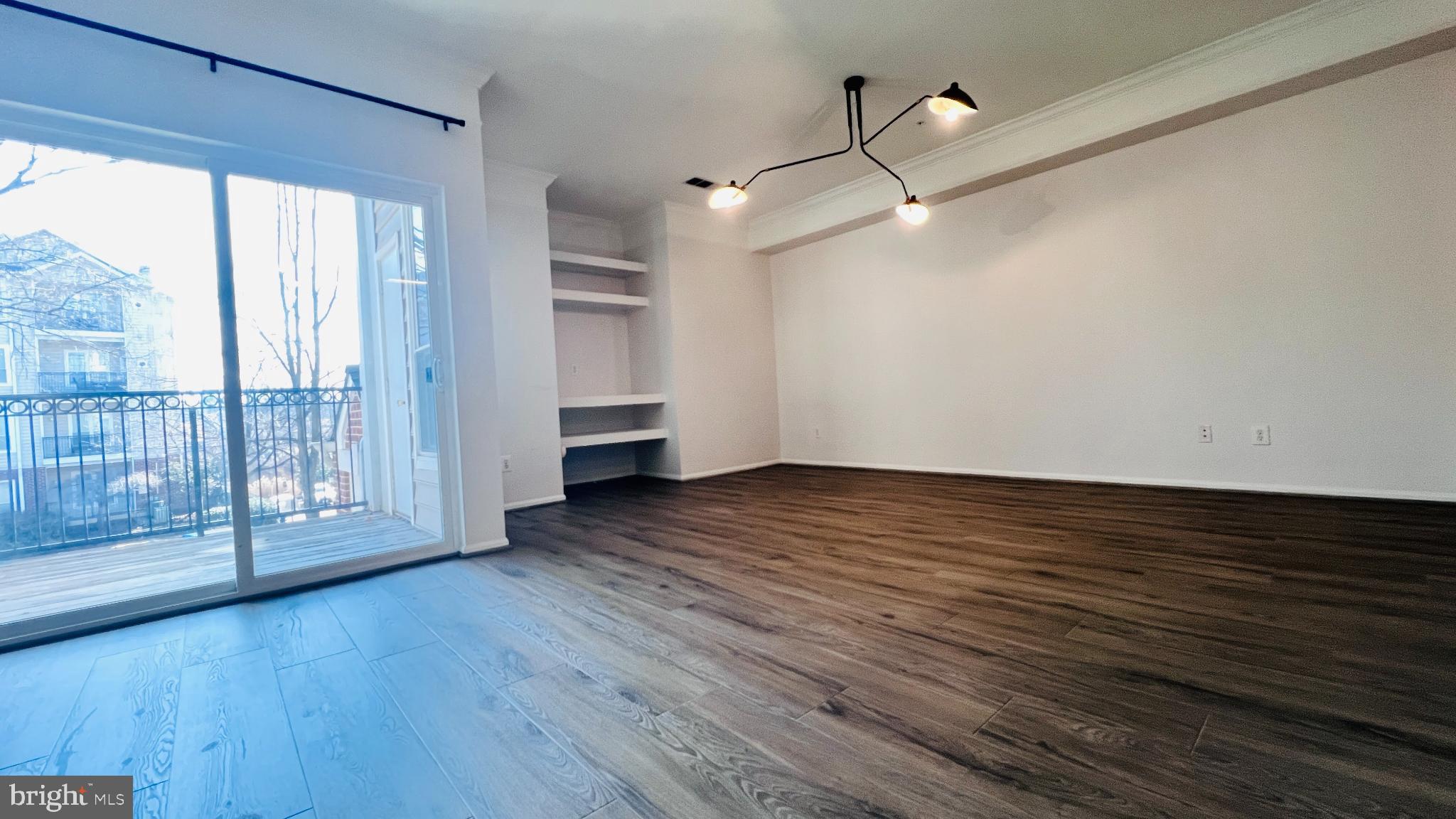 1600 SPRING GATE DRIVE 2206