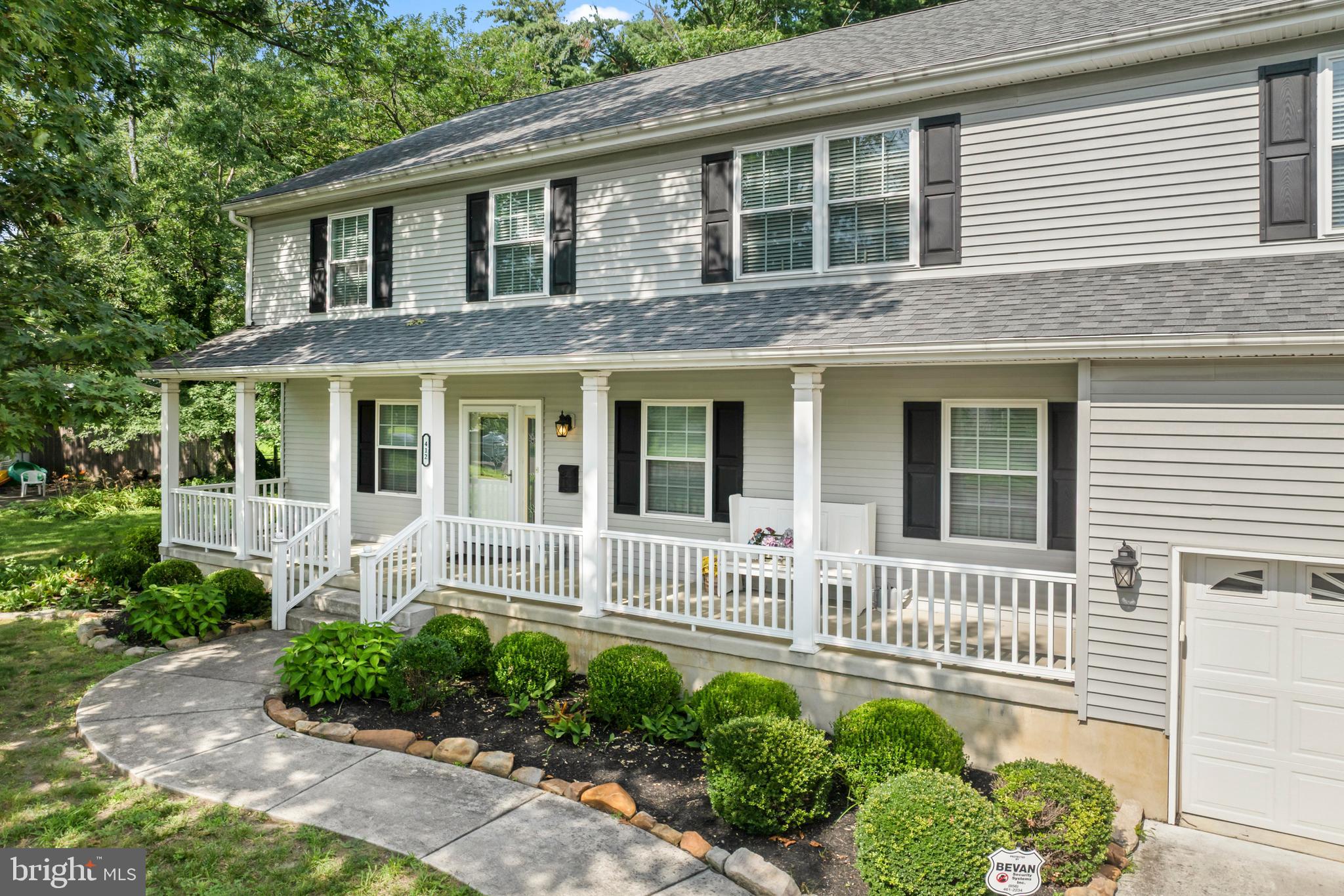 412 IVYSTONE LANE