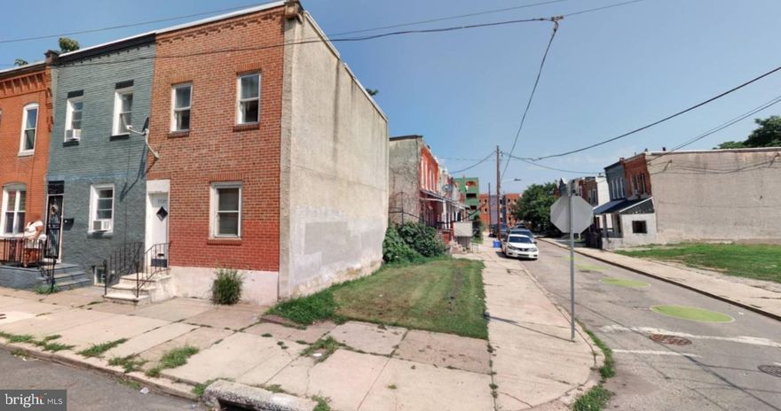 This prime urban land parcel in the Mantua neighborhood offers a unique investment opportunity with significant potential for appreciation. This clean vacant corner lot presents a compelling opportunity for those looking to enter the real estate market or expand their portfolio. The combination of a desirable location and accessibility positions this land as a strategic investment for future growth and returns. Don't miss the chance to secure a piece of this thriving urban environment.