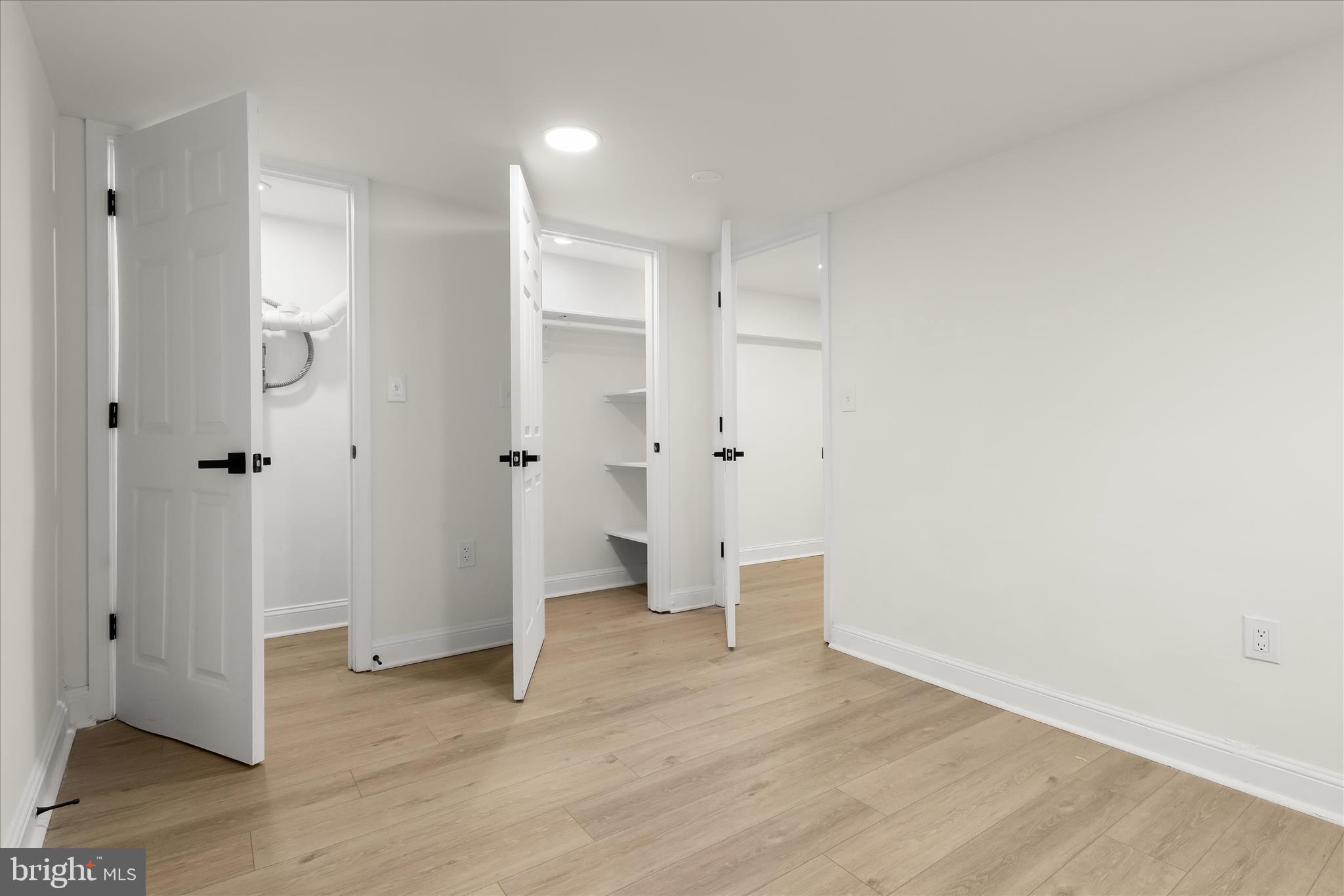 DEANWOOD PARK - Residential