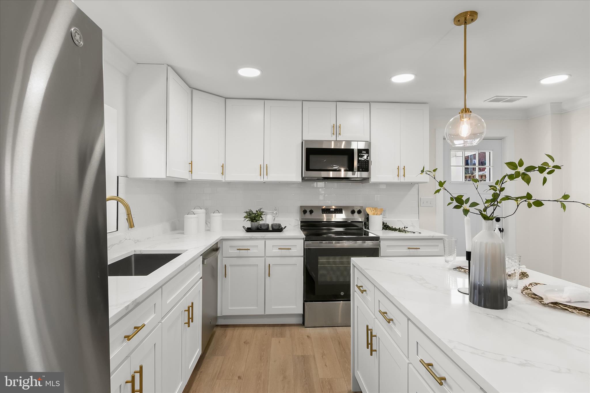 DEANWOOD PARK - Residential