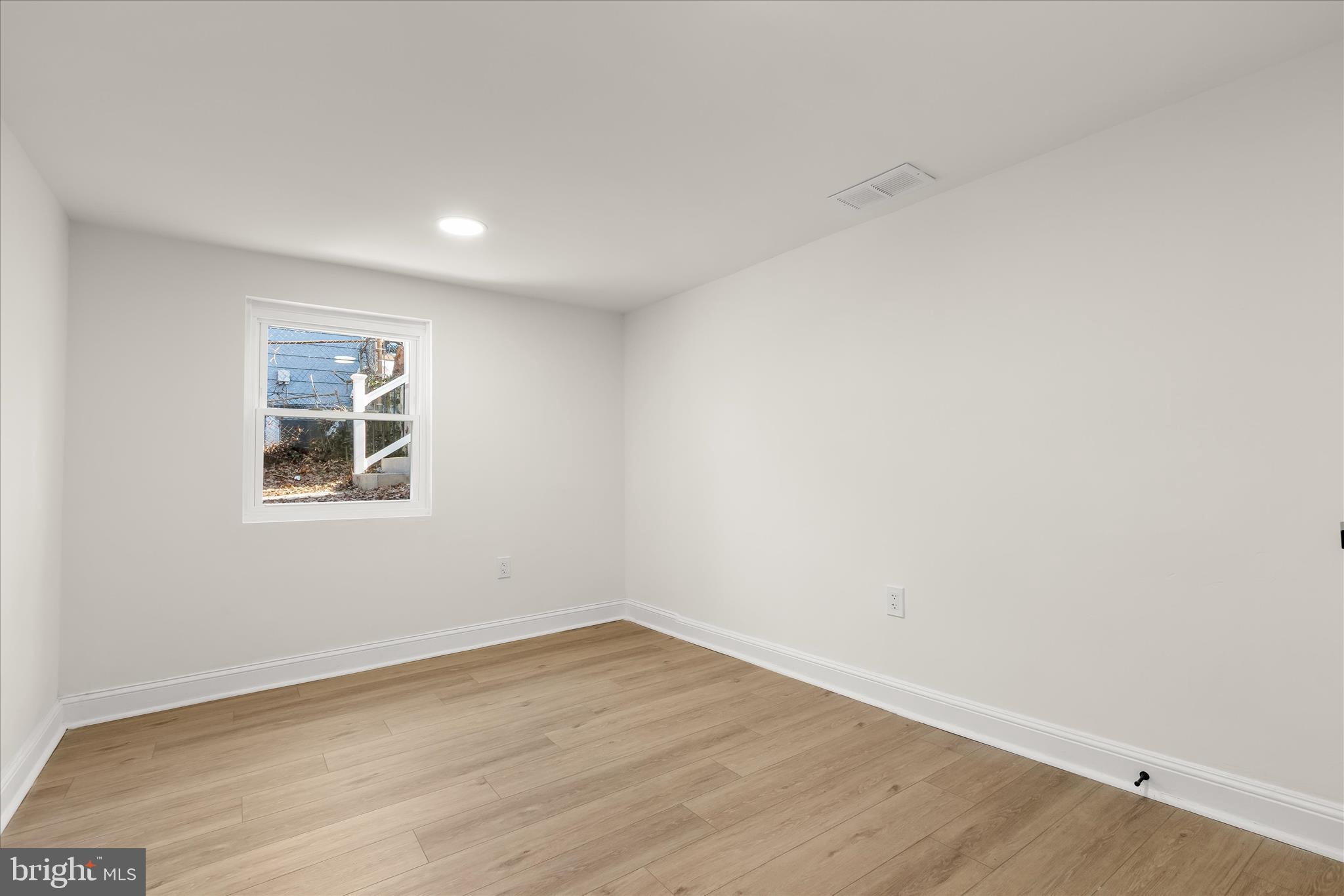 DEANWOOD PARK - Residential