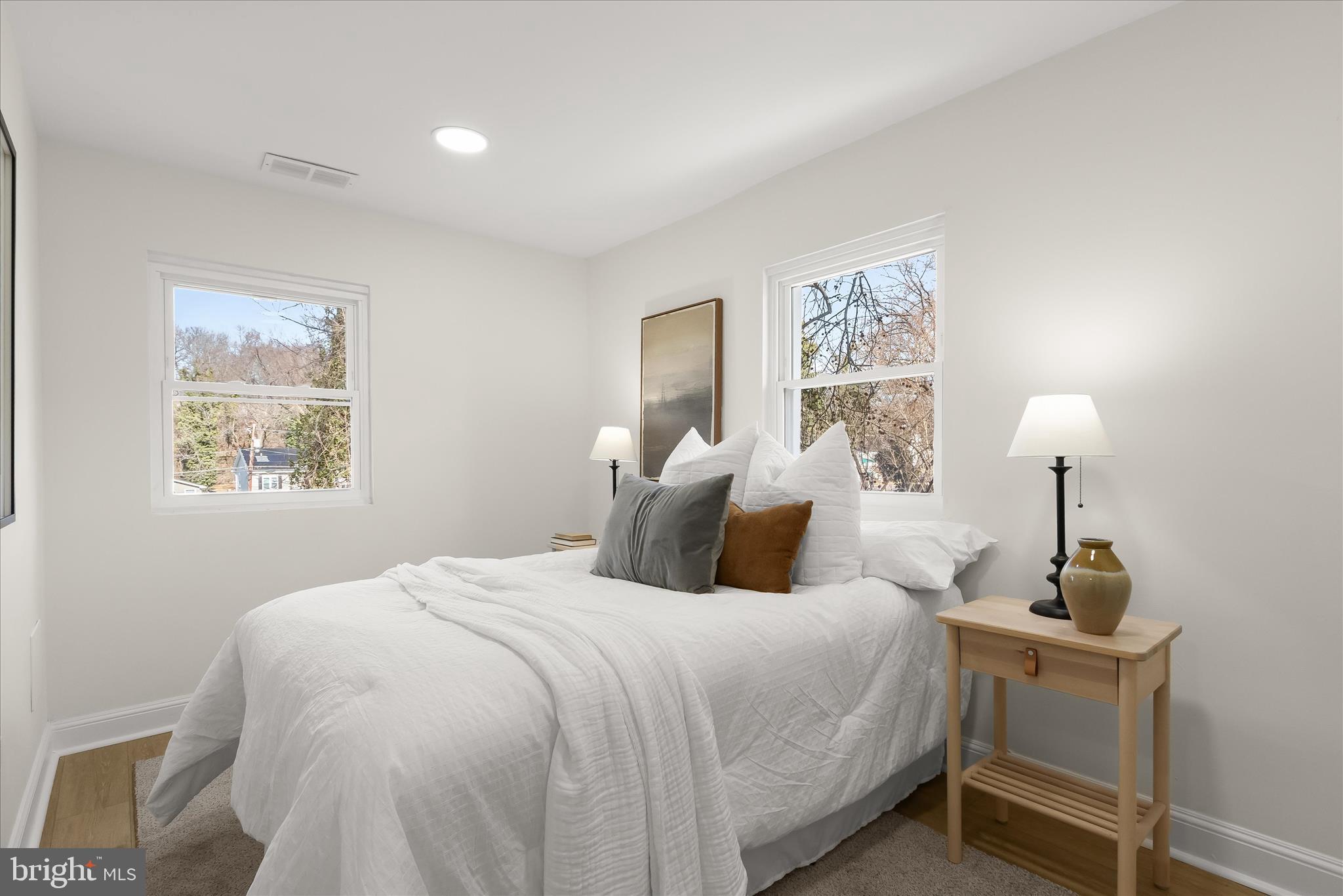 DEANWOOD PARK - Residential