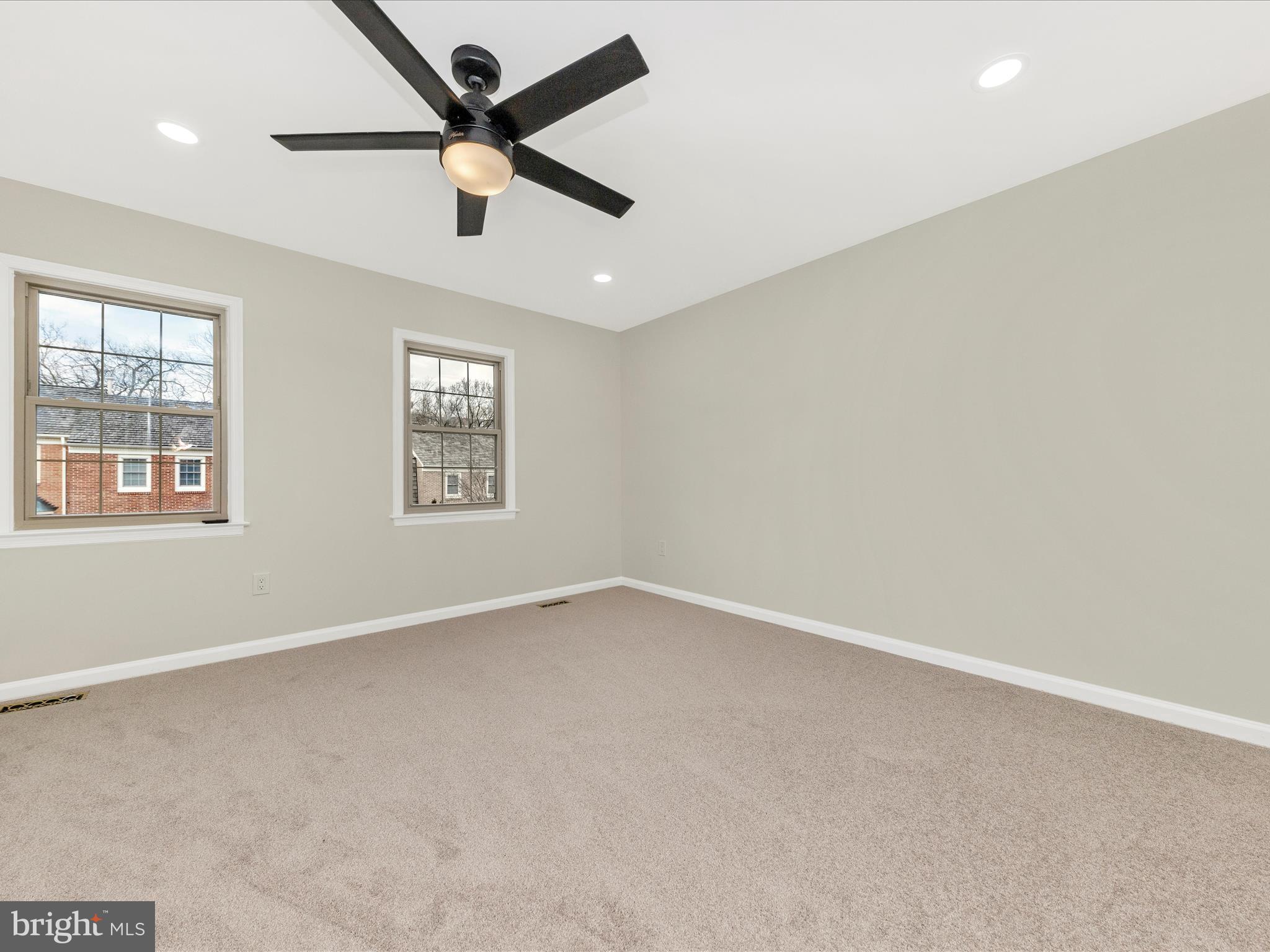 IDYLWOOD STATION - Residential