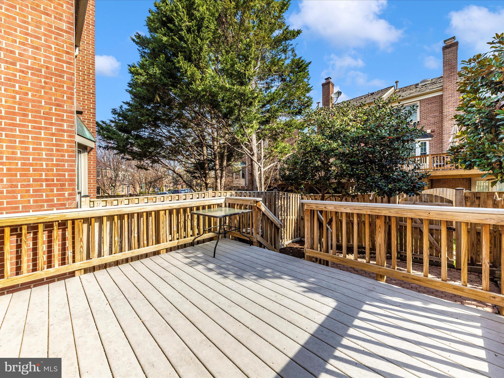 IDYLWOOD STATION - Residential