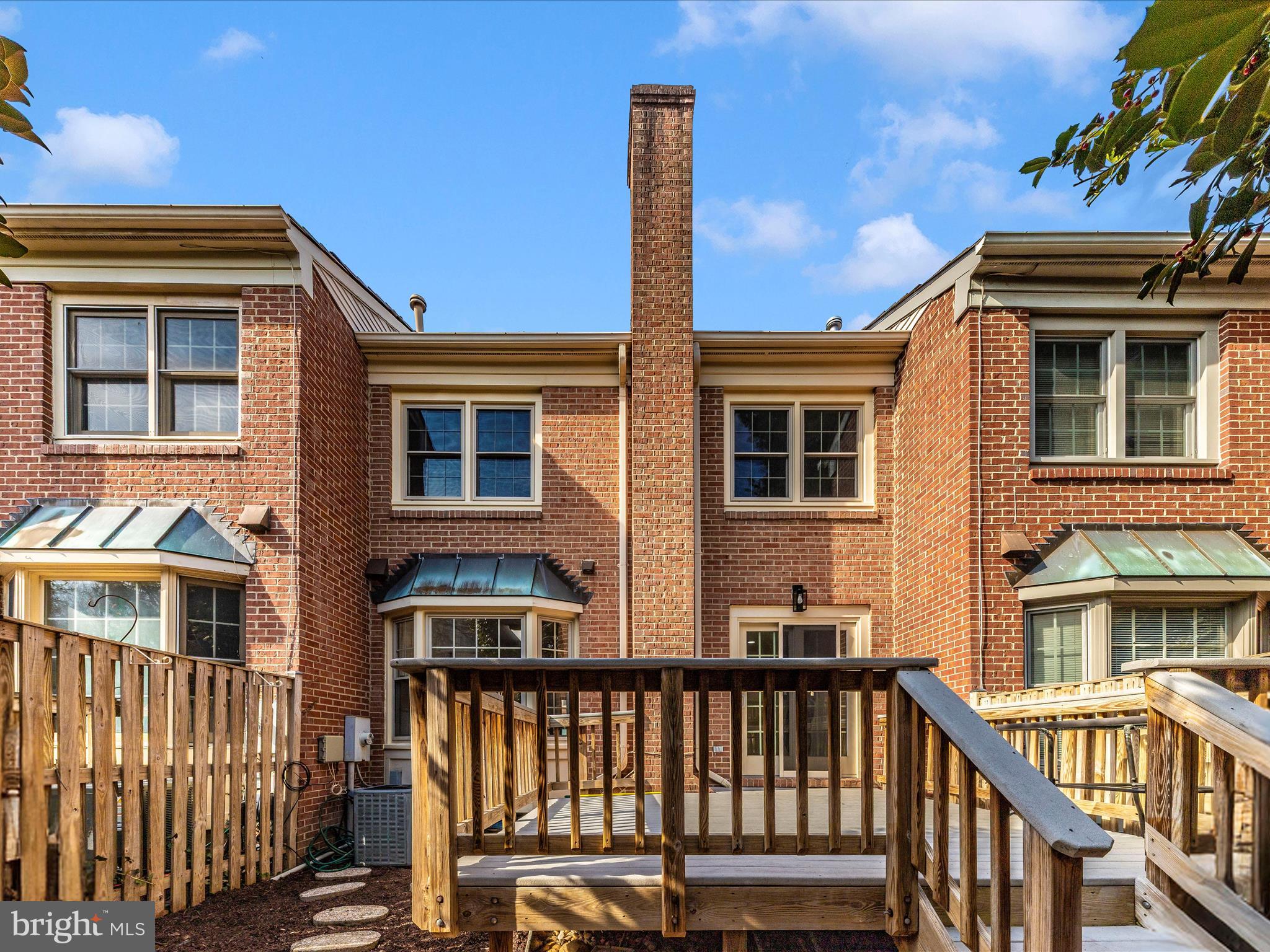 IDYLWOOD STATION - Residential