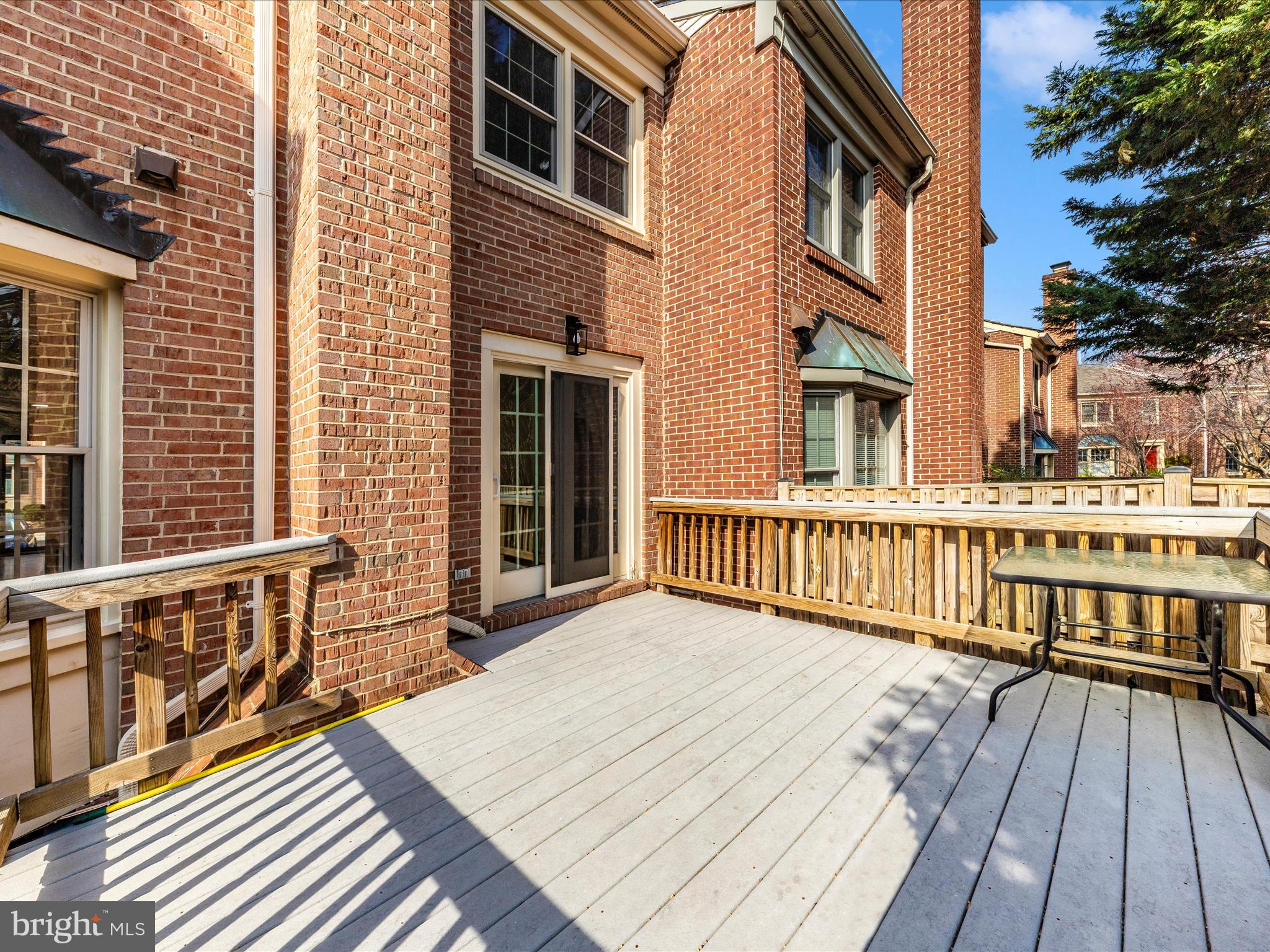 IDYLWOOD STATION - Residential