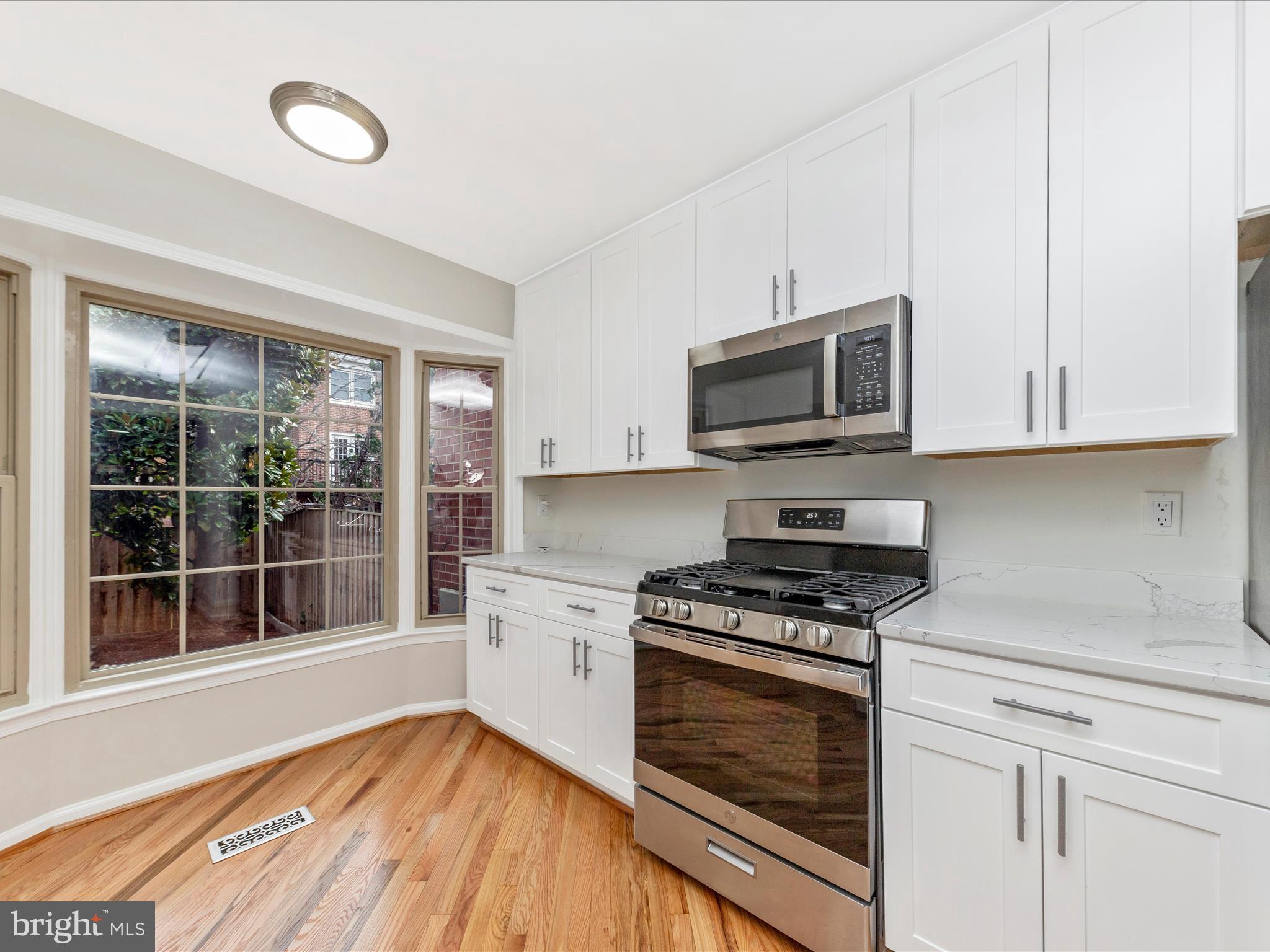 IDYLWOOD STATION - Residential