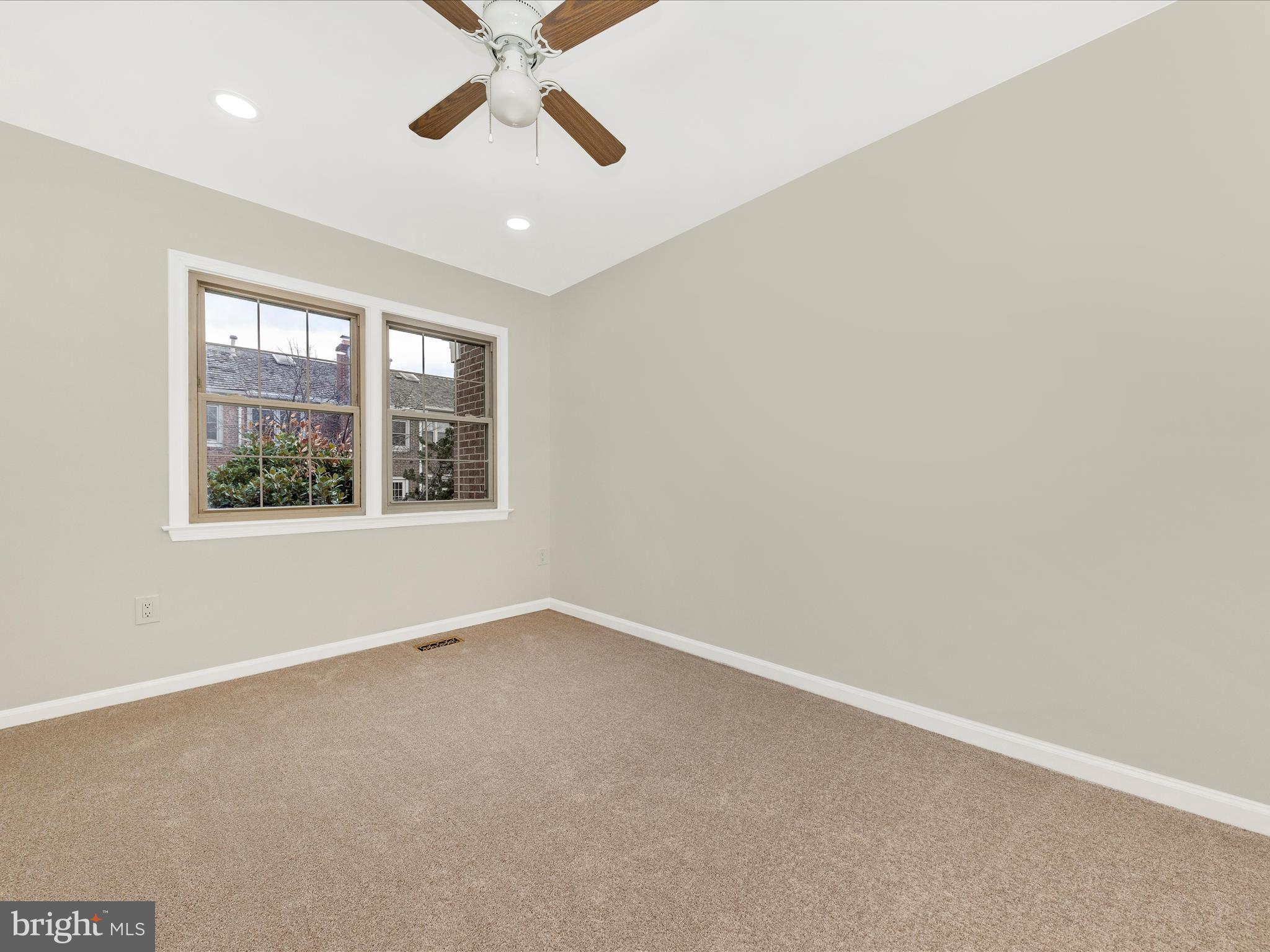 IDYLWOOD STATION - Residential