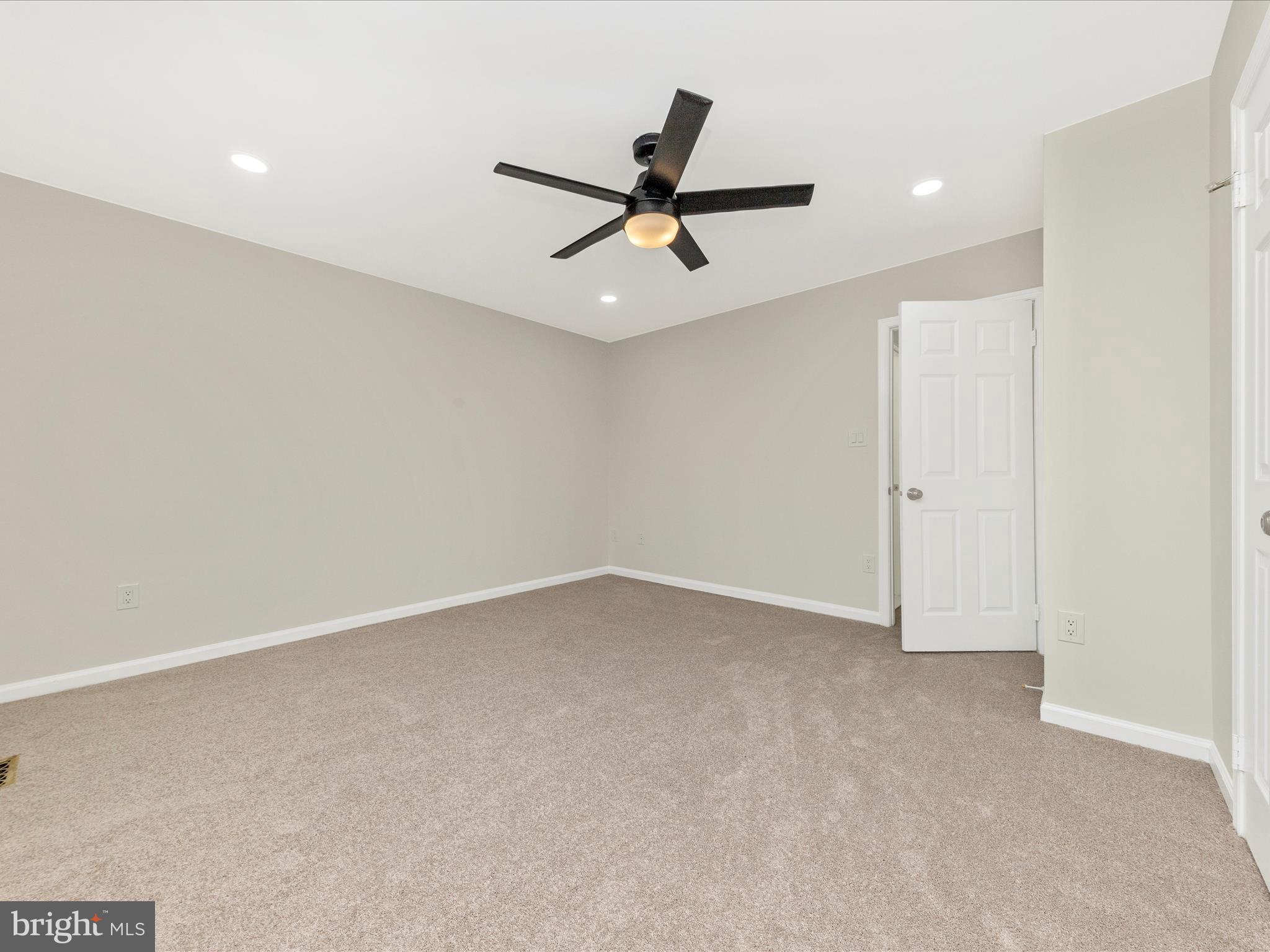 IDYLWOOD STATION - Residential