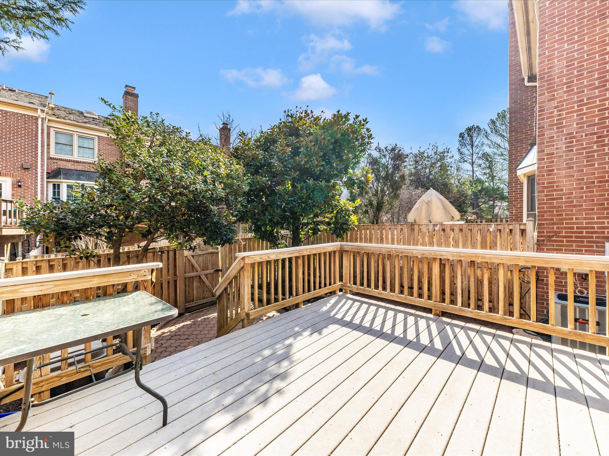 IDYLWOOD STATION - Residential