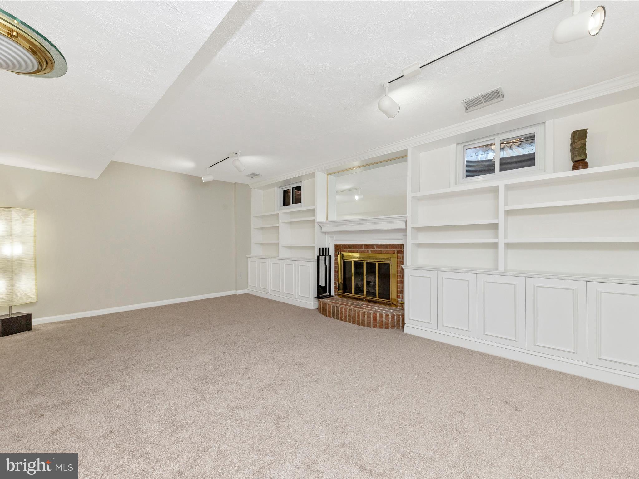 IDYLWOOD STATION - Residential