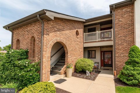 Photo of 264 BLACK OAK DR, LANCASTER, PA 17602 (MLS # PALA2035032)