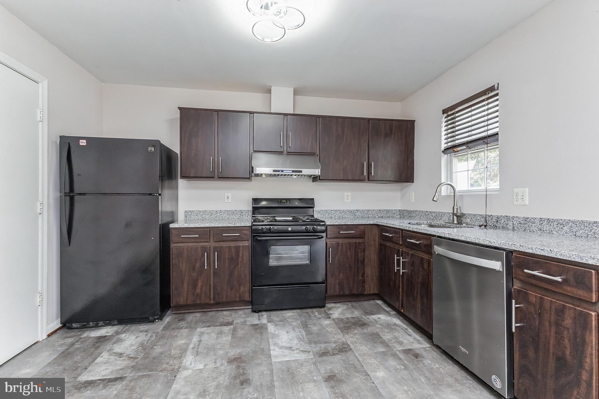 WILLOWS OF POTOMAC - Residential