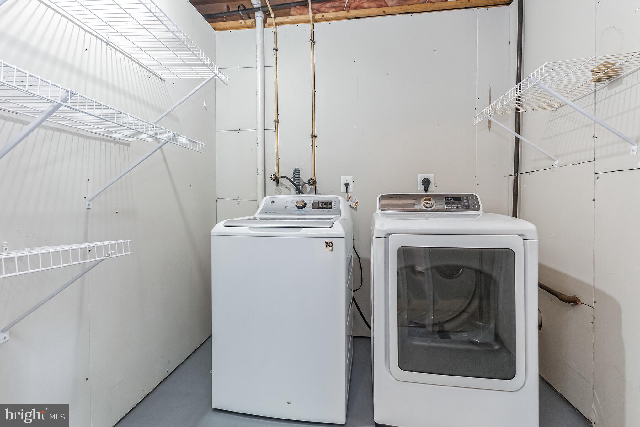 WILLOWS OF POTOMAC - Residential