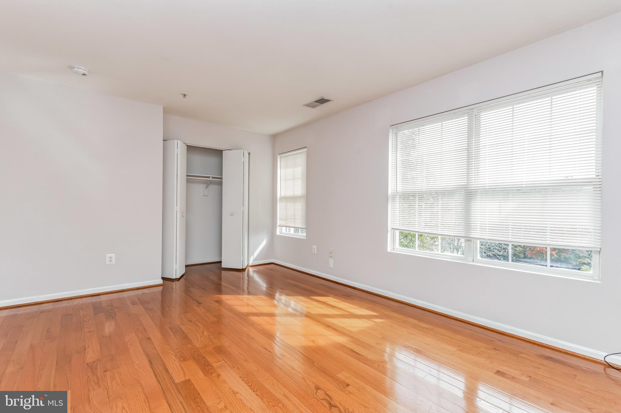 WILLOWS OF POTOMAC - Residential